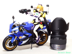 パナソニック ルミックス G VARIO 14-45mm/F3.5-5.6 ASPH/MEGA O.I.S  と フィギュアライズスタンダード あばたーふみな & ウィリー 1/10 ヤマハ YZF-R1オートバイ完成品