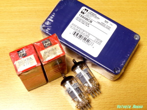 ９ＧＨ８未開封品とハモンド1590Bメーカー塗装品（コバルトブルー）