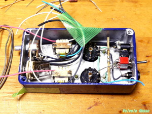 電源部をハンダ付けします。 電源部をハンダ付けします。