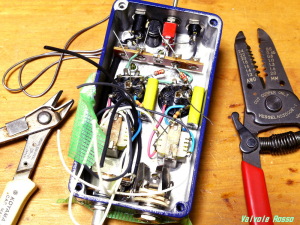 真空管周辺をハンダ付けします。 真空管周辺をハンダ付けします。